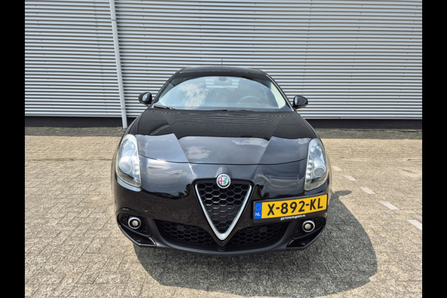 Alfa Romeo Giulietta 1.4 Turbo airco,cruisecontrol,navigatie,parkeersensoren,