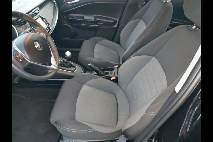 Alfa Romeo Giulietta 1.4 Turbo airco,cruisecontrol,navigatie,parkeersensoren,