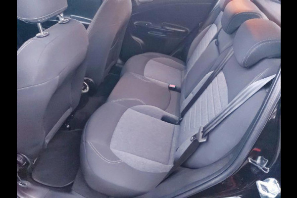 Alfa Romeo Giulietta 1.4 Turbo airco,cruisecontrol,navigatie,parkeersensoren,
