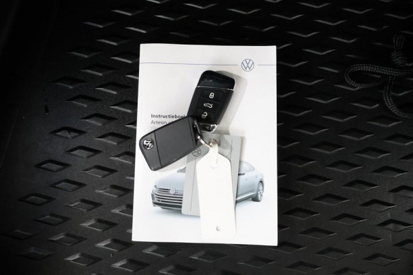 Volkswagen Arteon 1.4 TSI eHybrid R-Line Business+ LEDEREN SPORTSTOELEN/PANORAMADAK/CAMERA/19" VELGEN