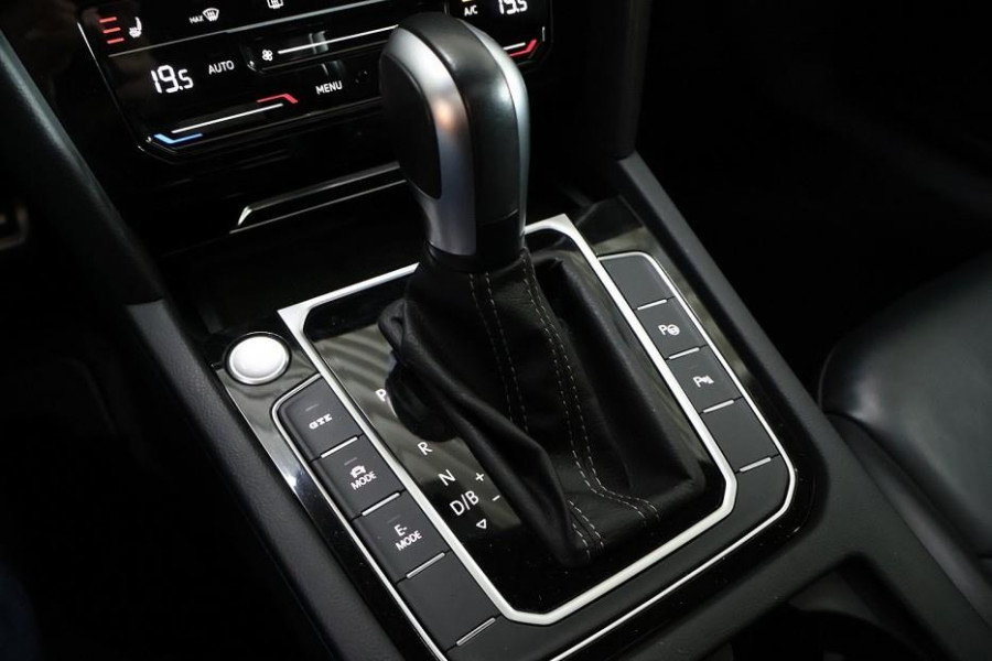 Volkswagen Arteon 1.4 TSI eHybrid R-Line Business+ LEDEREN SPORTSTOELEN/PANORAMADAK/CAMERA/19" VELGEN