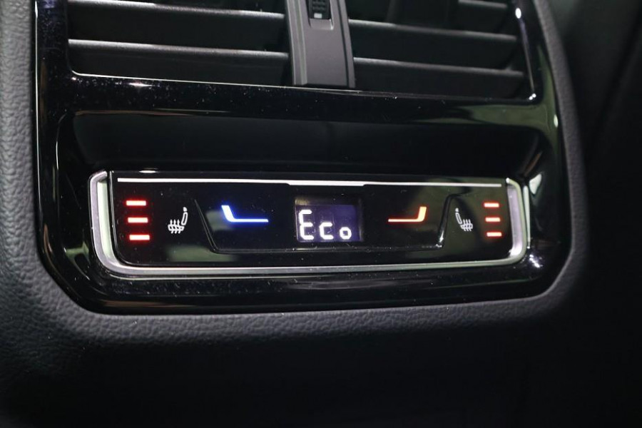 Volkswagen Arteon 1.4 TSI eHybrid R-Line Business+ LEDEREN SPORTSTOELEN/PANORAMADAK/CAMERA/19" VELGEN