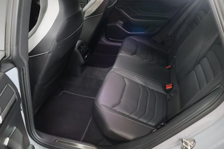 Volkswagen Arteon 1.4 TSI eHybrid R-Line Business+ LEDEREN SPORTSTOELEN/PANORAMADAK/CAMERA/19" VELGEN