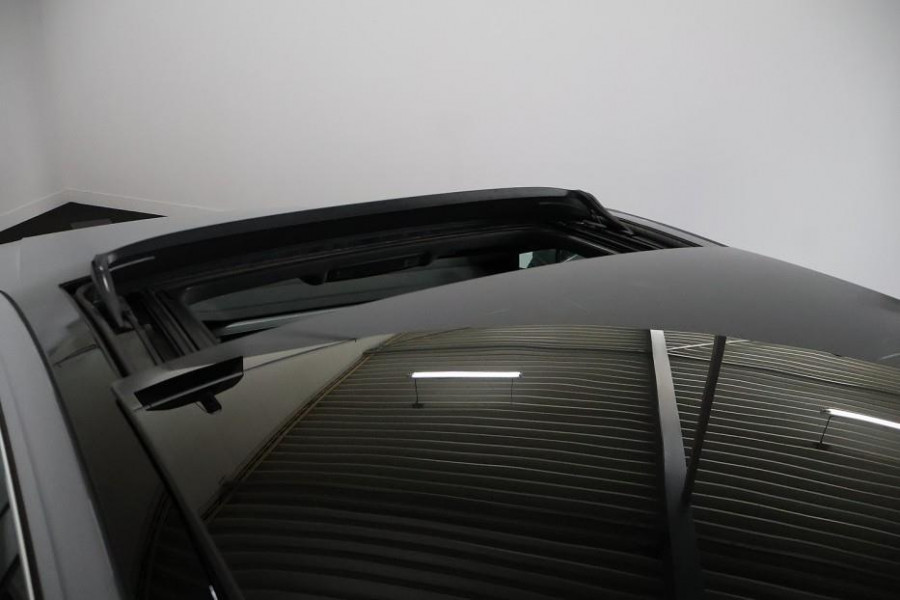 Volkswagen Arteon 1.4 TSI eHybrid R-Line Business+ LEDEREN SPORTSTOELEN/PANORAMADAK/CAMERA/19" VELGEN