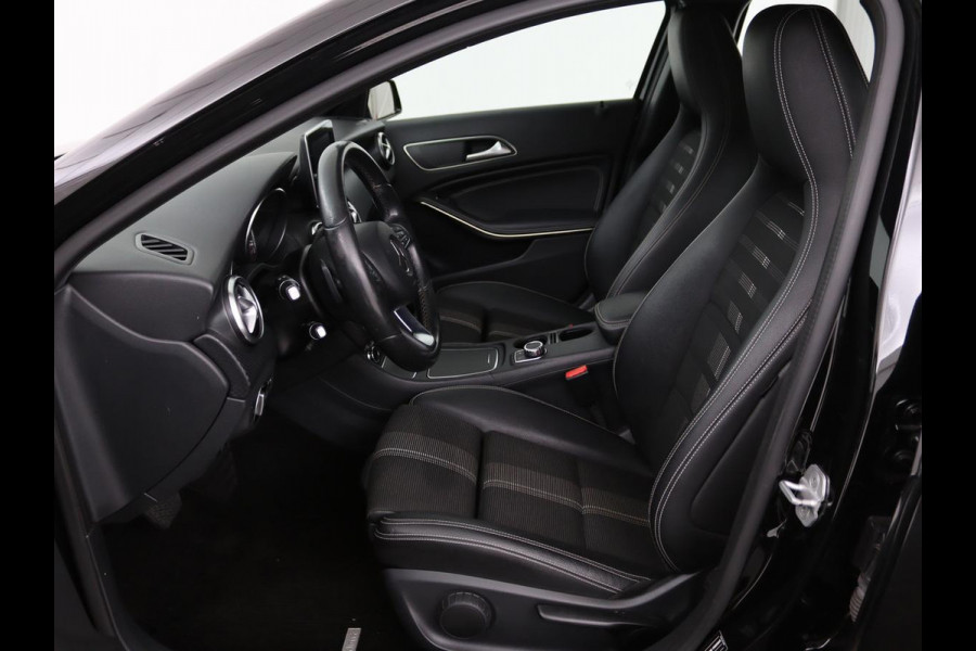 Mercedes-Benz A-Klasse 180 Urban | Stoelverwarming | Navigatie | Sportstoelen | Half leder | Cruise control | Park Assist | Airco | Bluetooth