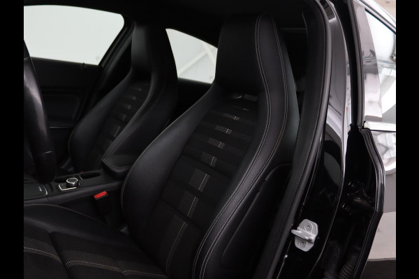 Mercedes-Benz A-Klasse 180 Urban | Stoelverwarming | Navigatie | Sportstoelen | Half leder | Cruise control | Park Assist | Airco | Bluetooth