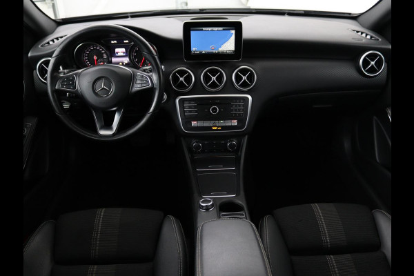 Mercedes-Benz A-Klasse 180 Urban | Stoelverwarming | Navigatie | Sportstoelen | Half leder | Cruise control | Park Assist | Airco | Bluetooth