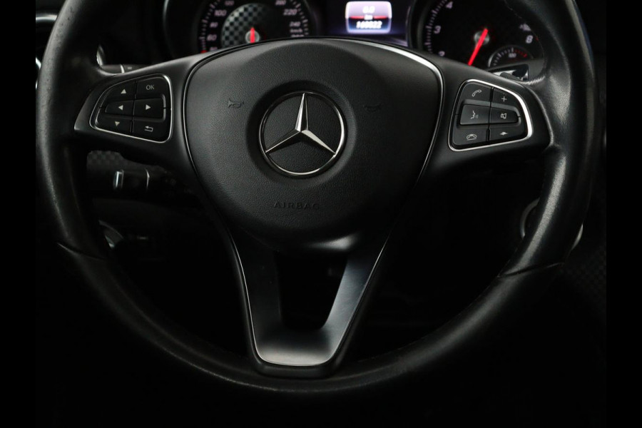 Mercedes-Benz A-Klasse 180 Urban | Stoelverwarming | Navigatie | Sportstoelen | Half leder | Cruise control | Park Assist | Airco | Bluetooth