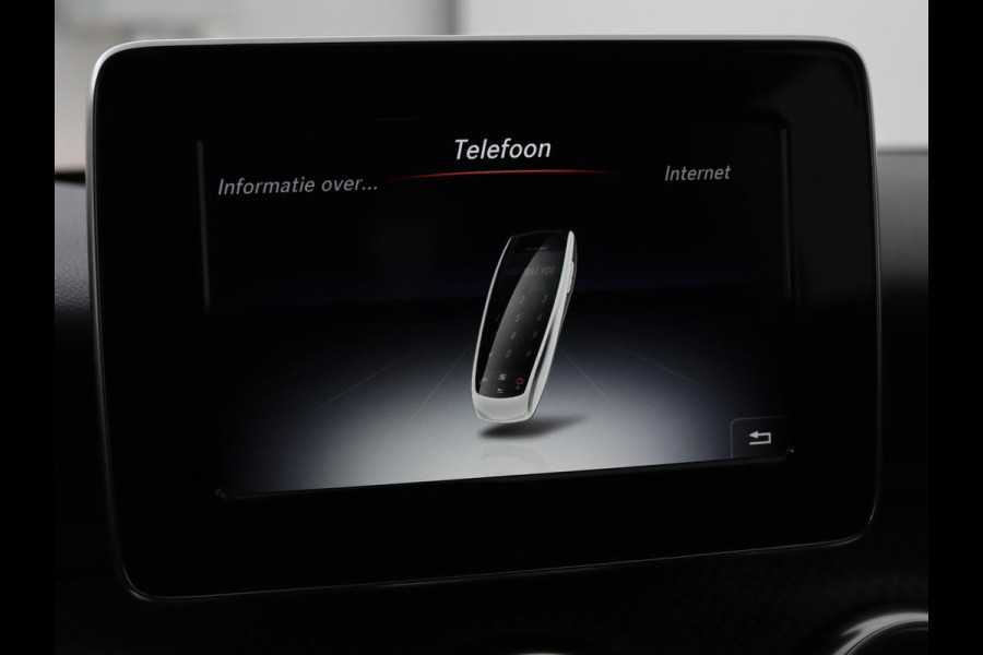 Mercedes-Benz A-Klasse 180 Urban | Stoelverwarming | Navigatie | Sportstoelen | Half leder | Cruise control | Park Assist | Airco | Bluetooth