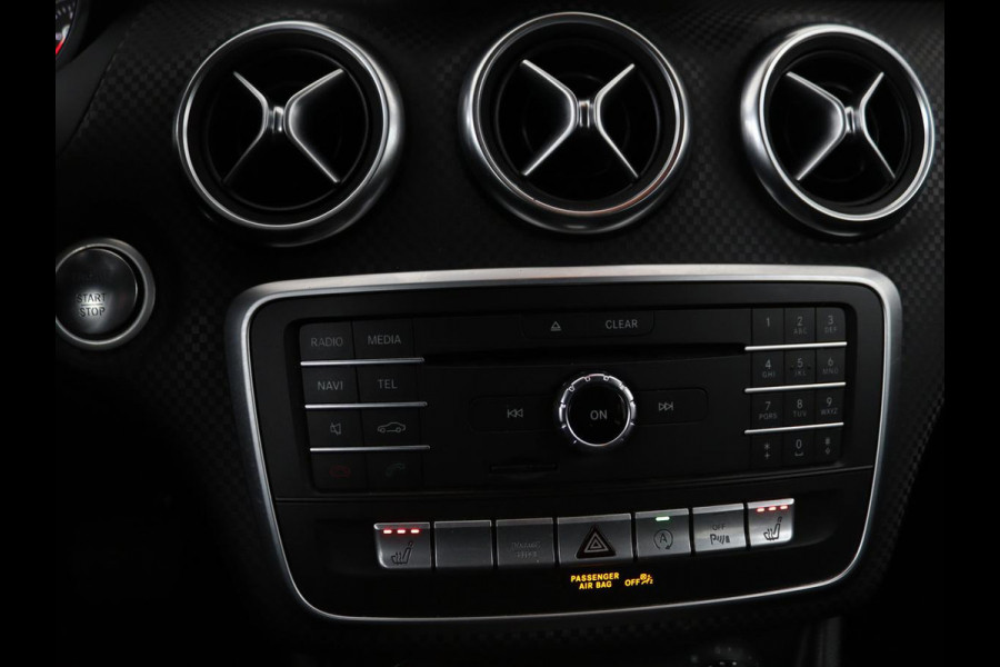 Mercedes-Benz A-Klasse 180 Urban | Stoelverwarming | Navigatie | Sportstoelen | Half leder | Cruise control | Park Assist | Airco | Bluetooth