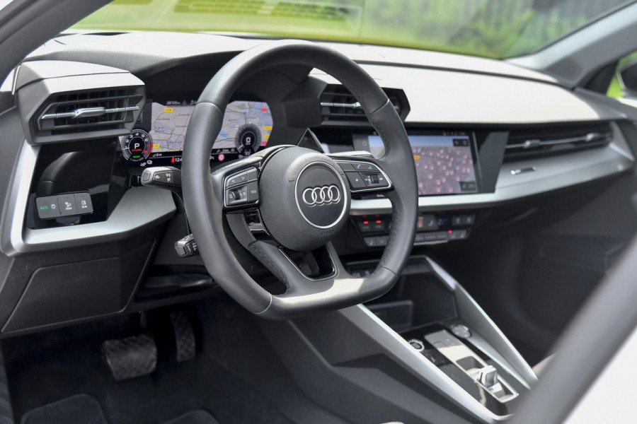 Audi A3 Sportback 40 TFSI e S-Line. Pano, ACC, HUD, Keyless, Camera, Matrix, CarPlay!