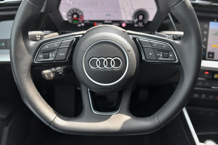 Audi A3 Sportback 40 TFSI e S-Line. Pano, ACC, HUD, Keyless, Camera, Matrix, CarPlay!