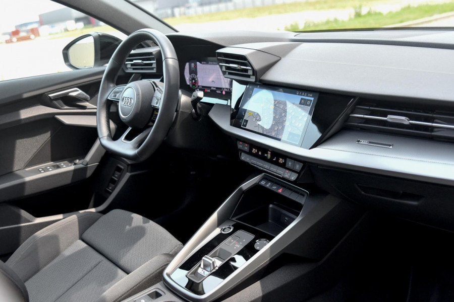 Audi A3 Sportback 40 TFSI e S-Line. Pano, ACC, HUD, Keyless, Camera, Matrix, CarPlay!
