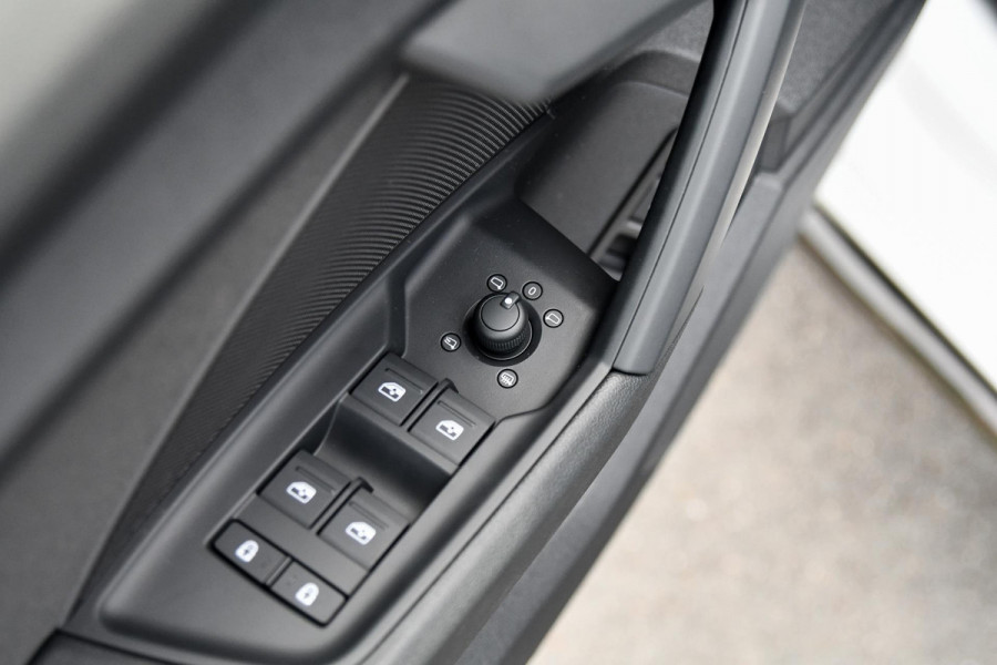 Audi A3 Sportback 40 TFSI e S-Line. Pano, ACC, HUD, Keyless, Camera, Matrix, CarPlay!