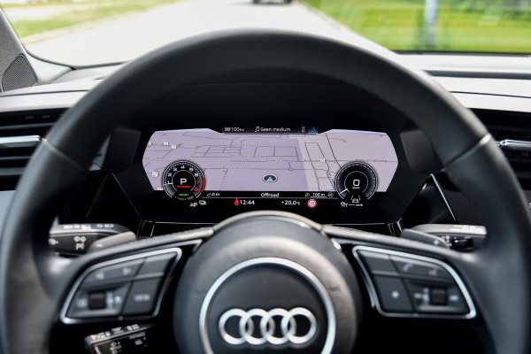 Audi A3 Sportback 40 TFSI e S-Line. Pano, ACC, HUD, Keyless, Camera, Matrix, CarPlay!