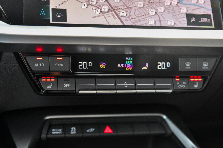 Audi A3 Sportback 40 TFSI e S-Line. Pano, ACC, HUD, Keyless, Camera, Matrix, CarPlay!
