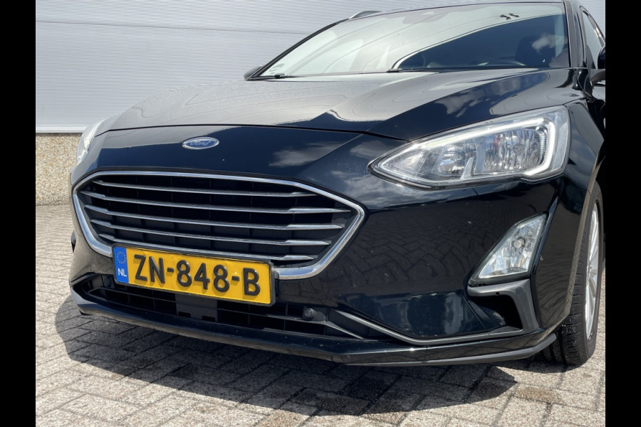Ford FOCUS Wagon 1.0 EcoB. Titanium BUSINESS! WINTERPACK! CARPLAY!