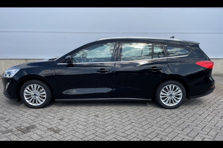 Ford FOCUS Wagon 1.0 EcoB. Titanium BUSINESS! WINTERPACK! CARPLAY!