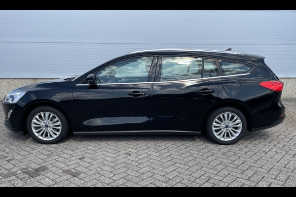 Ford FOCUS Wagon 1.0 EcoB. Titanium BUSINESS! WINTERPACK! CARPLAY!