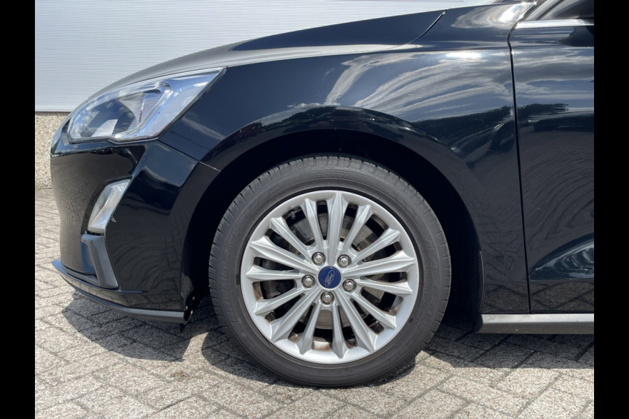 Ford FOCUS Wagon 1.0 EcoB. Titanium BUSINESS! WINTERPACK! CARPLAY!