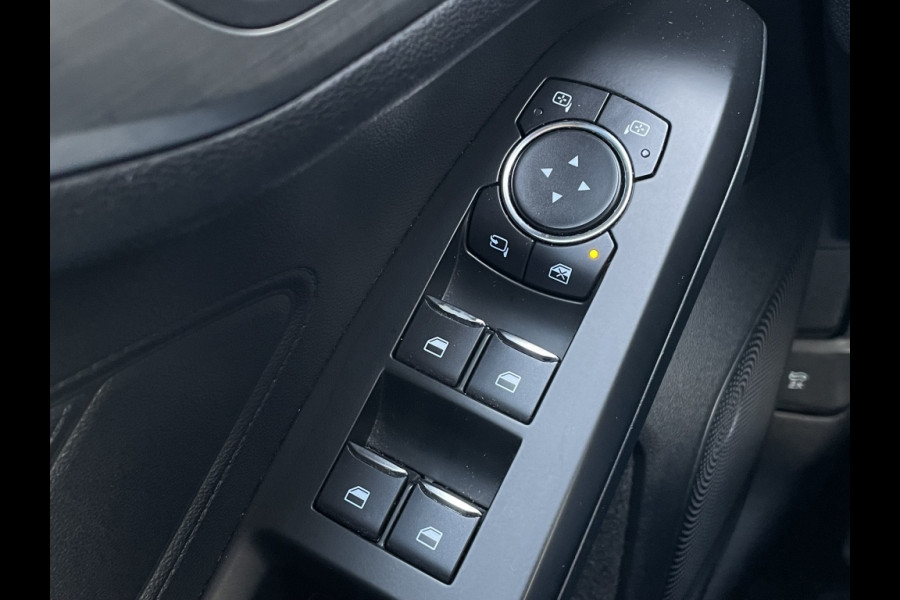 Ford FOCUS Wagon 1.0 EcoB. Titanium BUSINESS! WINTERPACK! CARPLAY!