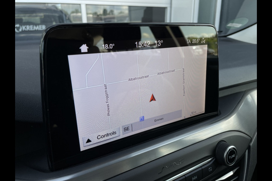 Ford FOCUS Wagon 1.0 EcoB. Titanium BUSINESS! WINTERPACK! CARPLAY!
