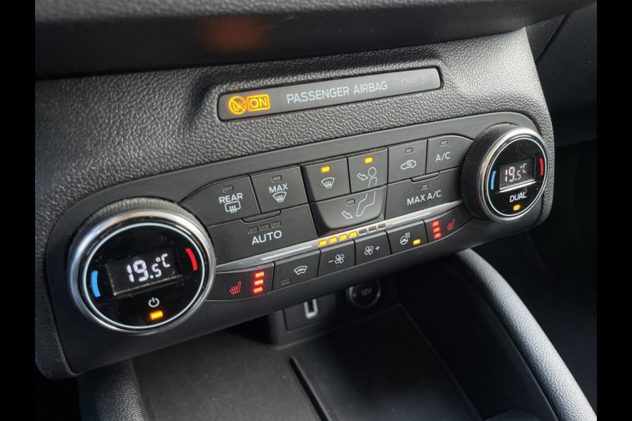 Ford FOCUS Wagon 1.0 EcoB. Titanium BUSINESS! WINTERPACK! CARPLAY!