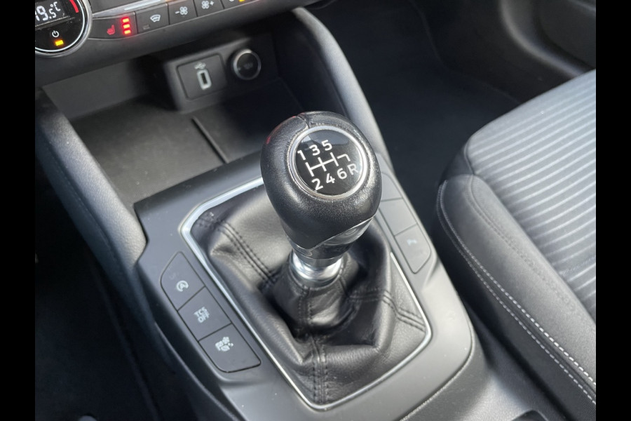 Ford FOCUS Wagon 1.0 EcoB. Titanium BUSINESS! WINTERPACK! CARPLAY!