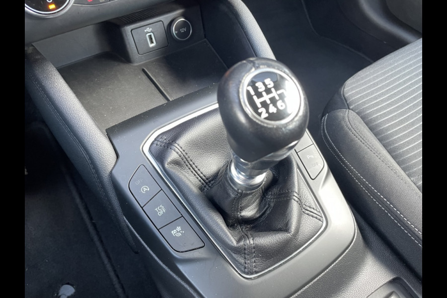 Ford FOCUS Wagon 1.0 EcoB. Titanium BUSINESS! WINTERPACK! CARPLAY!