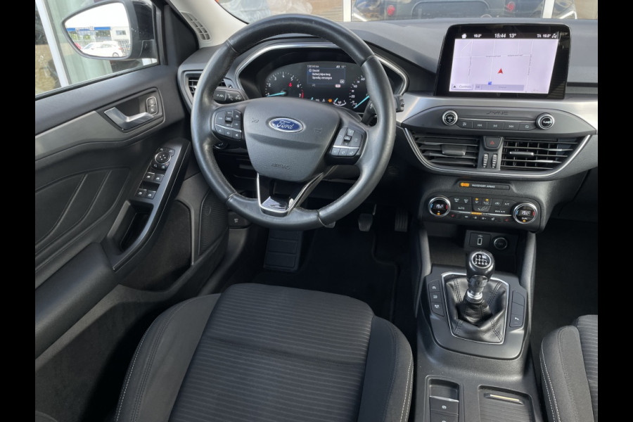 Ford FOCUS Wagon 1.0 EcoB. Titanium BUSINESS! WINTERPACK! CARPLAY!