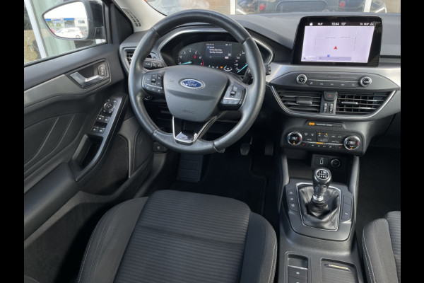 Ford FOCUS Wagon 1.0 EcoB. Titanium BUSINESS! WINTERPACK! CARPLAY!