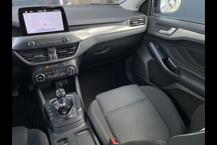 Ford FOCUS Wagon 1.0 EcoB. Titanium BUSINESS! WINTERPACK! CARPLAY!