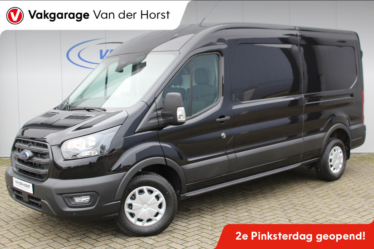 Ford Transit 350 2.0-130pk TDCI L3H2 Trend. Net ingereden, uit voorraad leverbaar ! Volautm. airco, metallic lak, lane- en side assist, adaptive cruise, navigatie by Apple carplay/Android auto cntrl, bijrijdersbank, USB aansluiting etc.