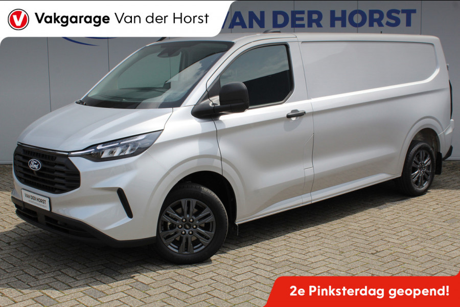 Ford Transit Custom 320 2.0-136pk TDCI L2H1 ´Trend´ AUTOMAAT ! Overtuig u van de rijkwaliteiten van dit nieuwe model Ford Transit Custom. Camera, LED koplampen, Cruise Control, Aut. Airco, Navigatie by Apple / Android, Voorraam verwarmd, Metallic lak etc.