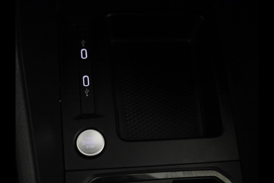 Volkswagen Caddy Combi 1.5 TSI Hybride 5-persoons | Apple Carplay | Trekhaak | Licht metalen velgen