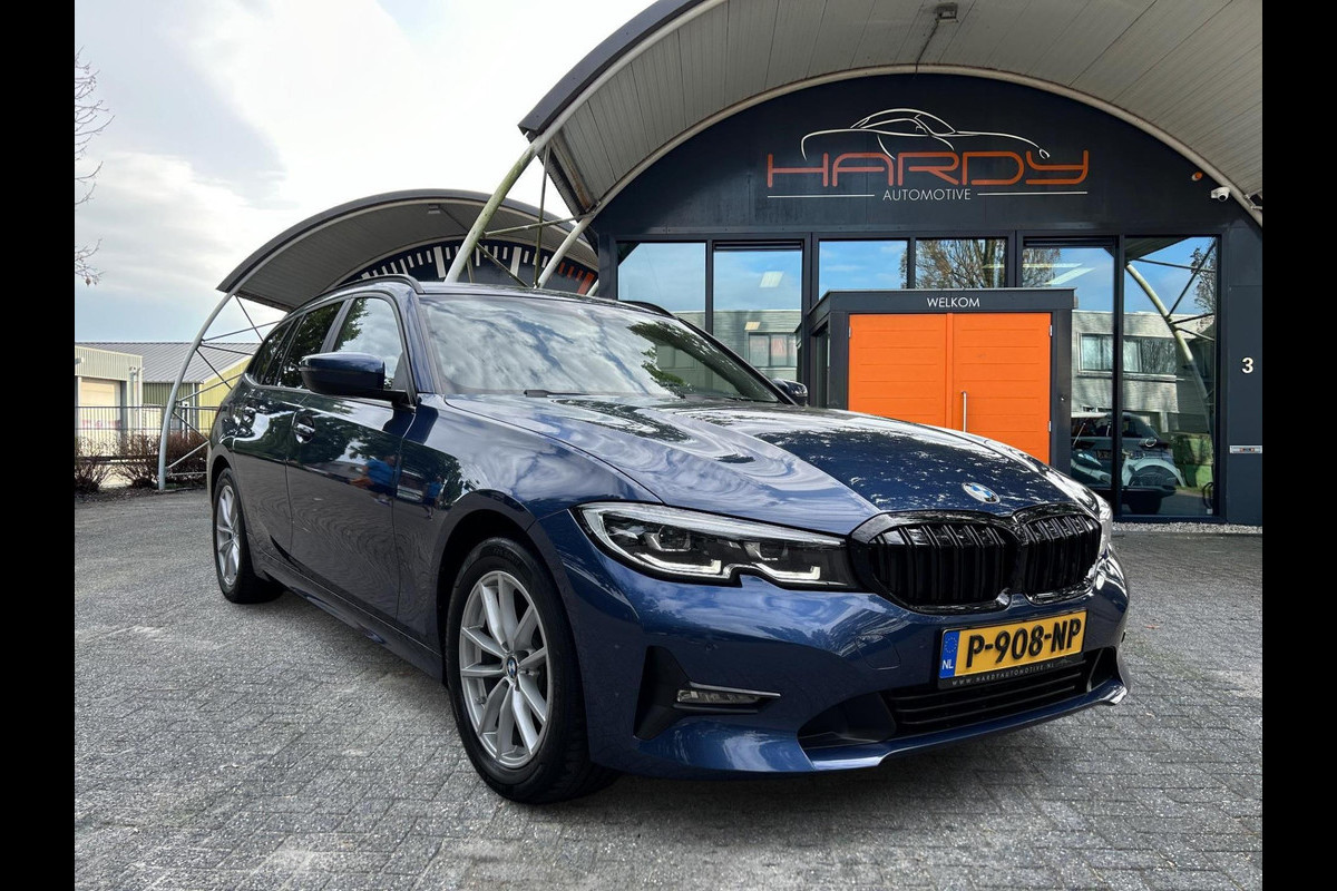 BMW 3 Serie Touring 318i Business Edition Digi Dash Sportstoelen 1e EIG NL-Auto Rijklaarprijs! BMW 3 Serie Touring 318i Business Edition Digi Dash Sportstoelen 1e EIG NL-Auto Rijklaarprijs!