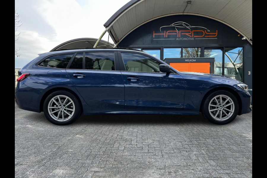 BMW 3 Serie Touring 318i Business Edition Digi Dash Sportstoelen 1e EIG NL-Auto Rijklaarprijs!