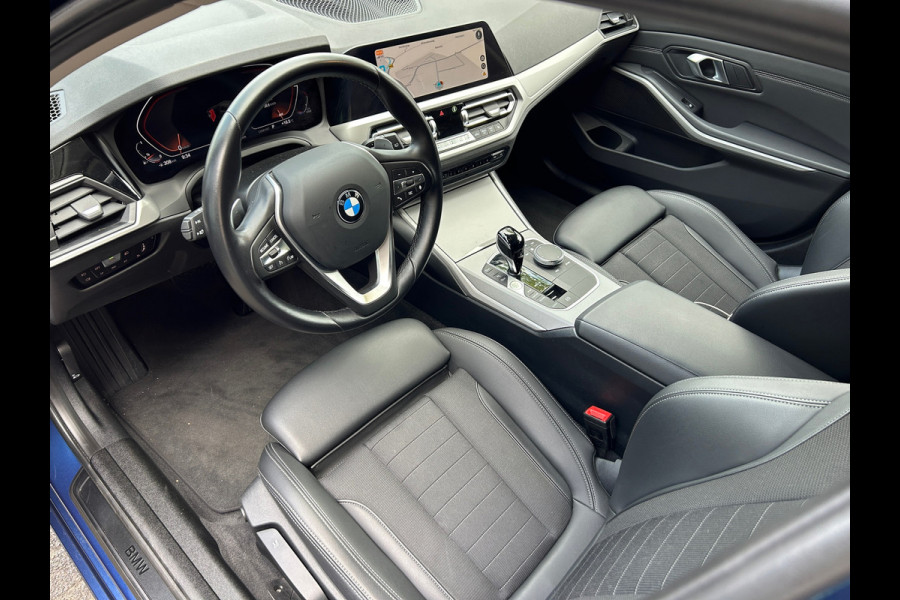 BMW 3 Serie Touring 318i Business Edition Digi Dash Sportstoelen 1e EIG NL-Auto Rijklaarprijs!