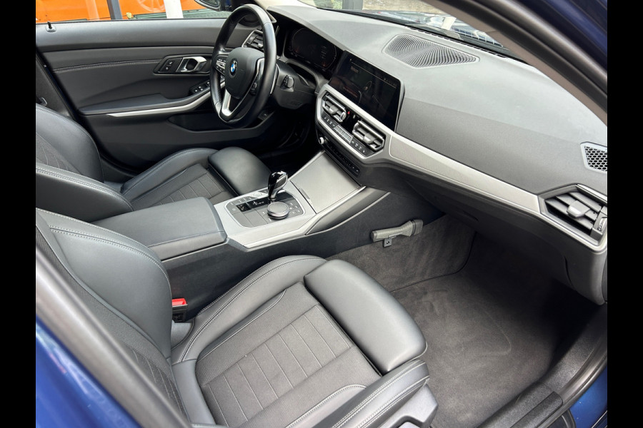 BMW 3 Serie Touring 318i Business Edition Digi Dash Sportstoelen 1e EIG NL-Auto Rijklaarprijs!