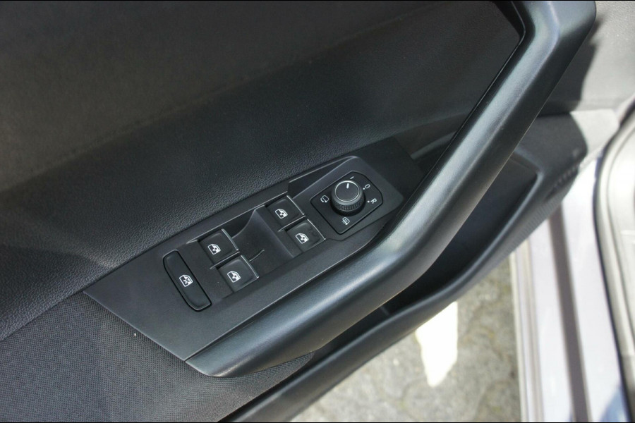 Volkswagen Polo 1.0 TSI 110pk DSG Acc|Camera|CarPlay|IQ_Light|Navi|Stoelverw