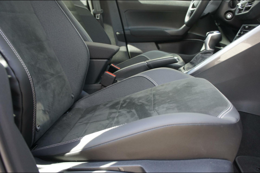 Volkswagen Polo 1.0 TSI 110pk DSG Acc|Camera|CarPlay|IQ_Light|Navi|Stoelverw
