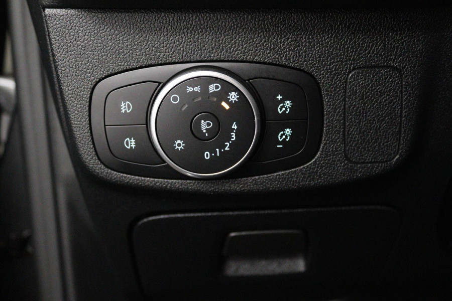 Ford Focus 1.0 EcoBoost Trend Edition Business (NAVIGATIE, CAMERA, STUUR-/STOELVERWARMING, AUTO INPARKEREN)