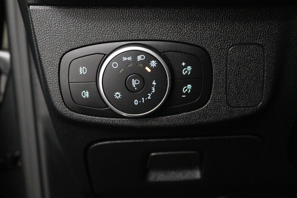 Ford Focus 1.0 EcoBoost Trend Edition Business (NAVIGATIE, CAMERA, STUUR-/STOELVERWARMING, AUTO INPARKEREN)