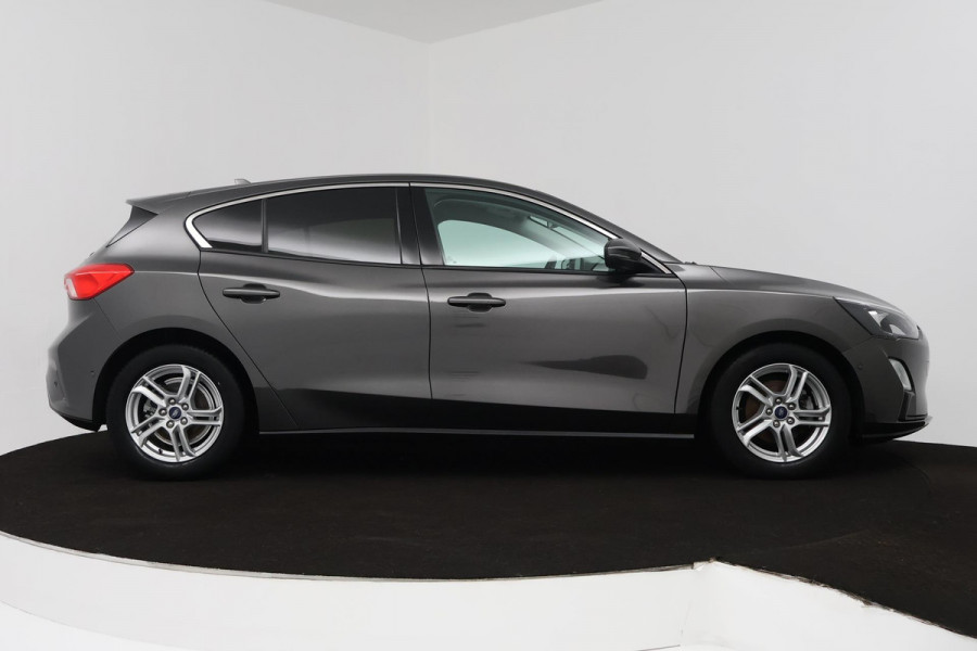 Ford Focus 1.0 EcoBoost Trend Edition Business (NAVIGATIE, CAMERA, STUUR-/STOELVERWARMING, AUTO INPARKEREN)