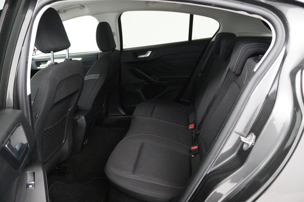 Ford Focus 1.0 EcoBoost Trend Edition Business (NAVIGATIE, CAMERA, STUUR-/STOELVERWARMING, AUTO INPARKEREN)