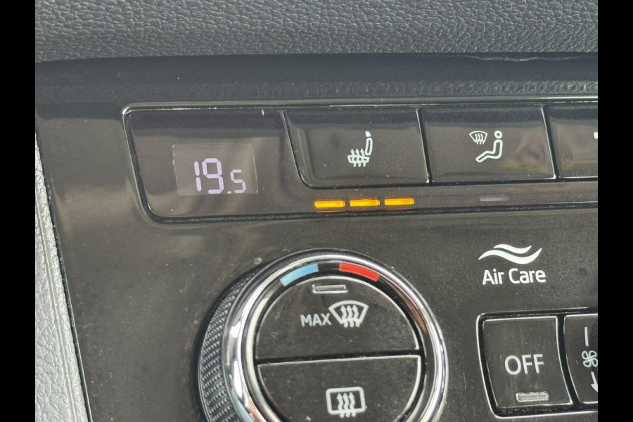 Škoda Karoq 1.0 TSI Style Camera Clima Cruise Trekhaak Inductie laden Navigatie Keyless