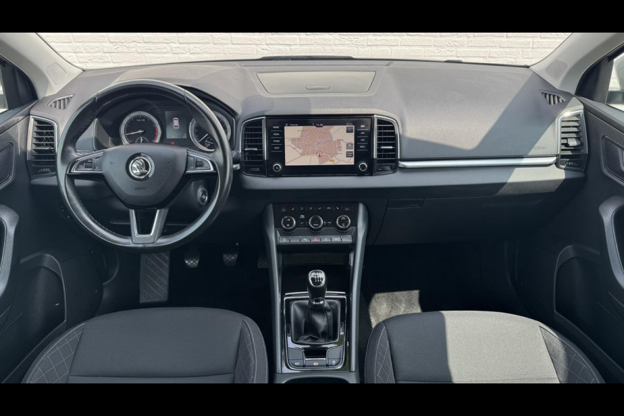 Škoda Karoq 1.0 TSI Style Camera Clima Cruise Trekhaak Inductie laden Navigatie Keyless