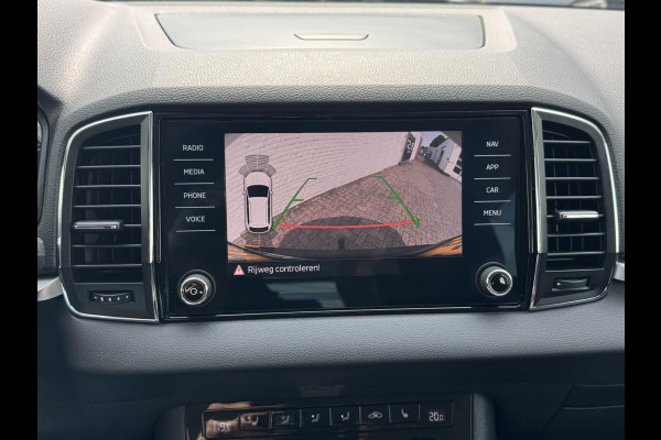 Škoda Karoq 1.0 TSI Style Camera Clima Cruise Trekhaak Inductie laden Navigatie Keyless