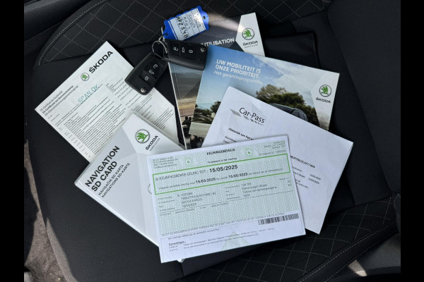 Škoda Karoq 1.0 TSI Style Camera Clima Cruise Trekhaak Inductie laden Navigatie Keyless