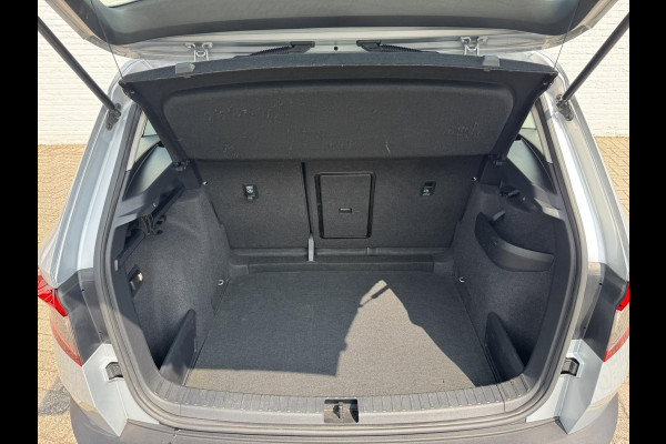 Škoda Karoq 1.0 TSI Style Camera Clima Cruise Trekhaak Inductie laden Navigatie Keyless